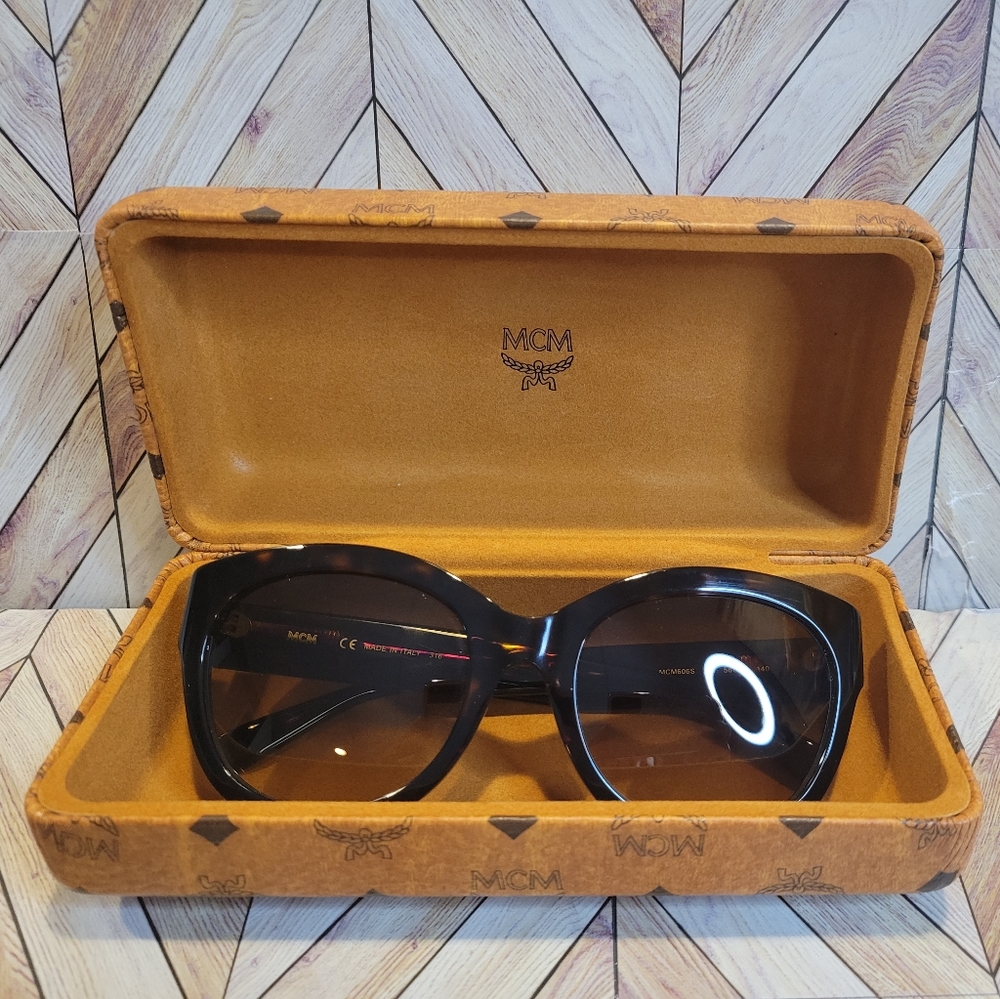 Womans sunglasses
